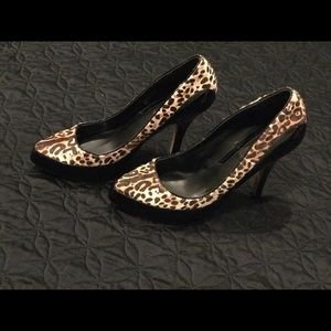 White House Black Market pumps